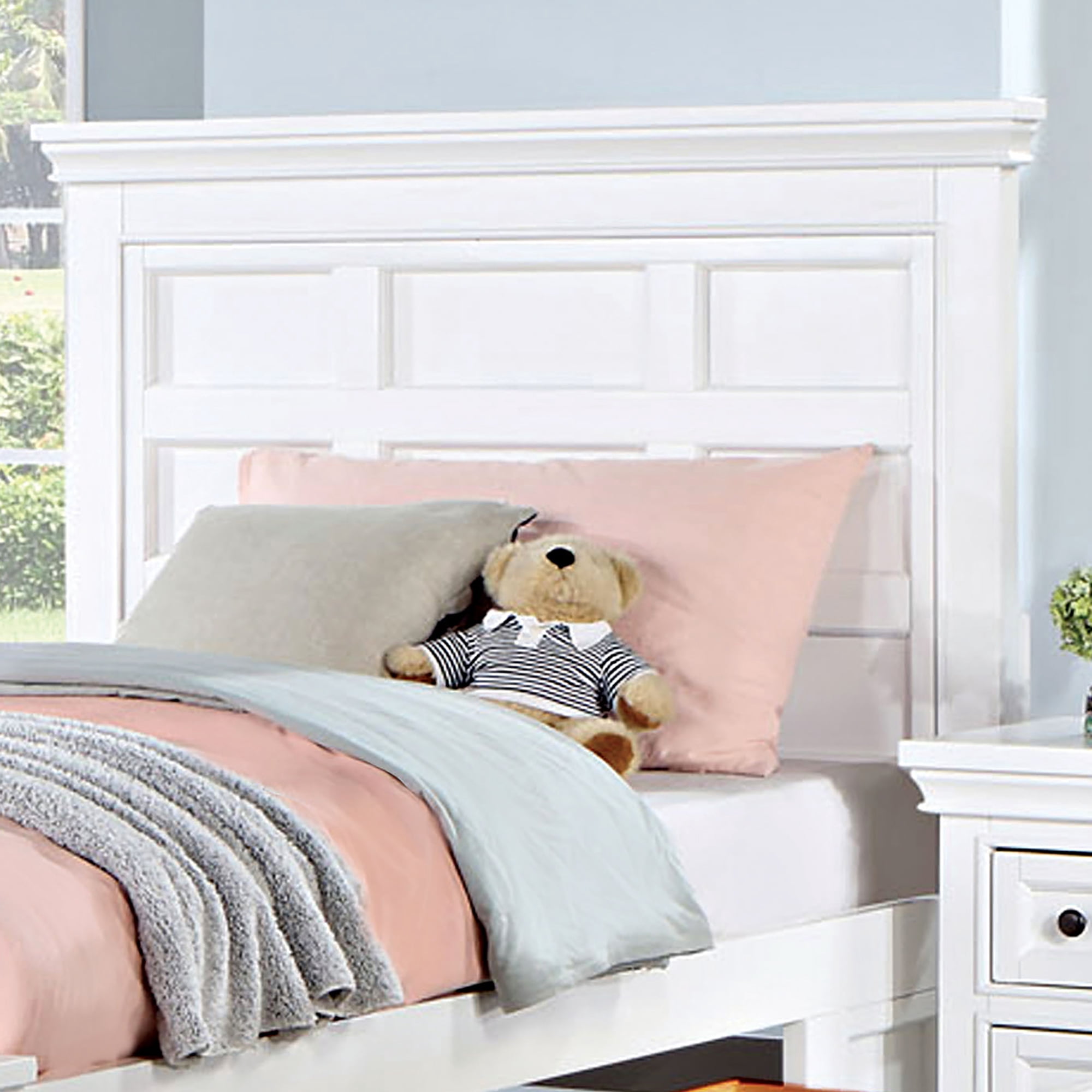 Furniture of America Senoma Kids Solid Wood Twin Platform Bed, White