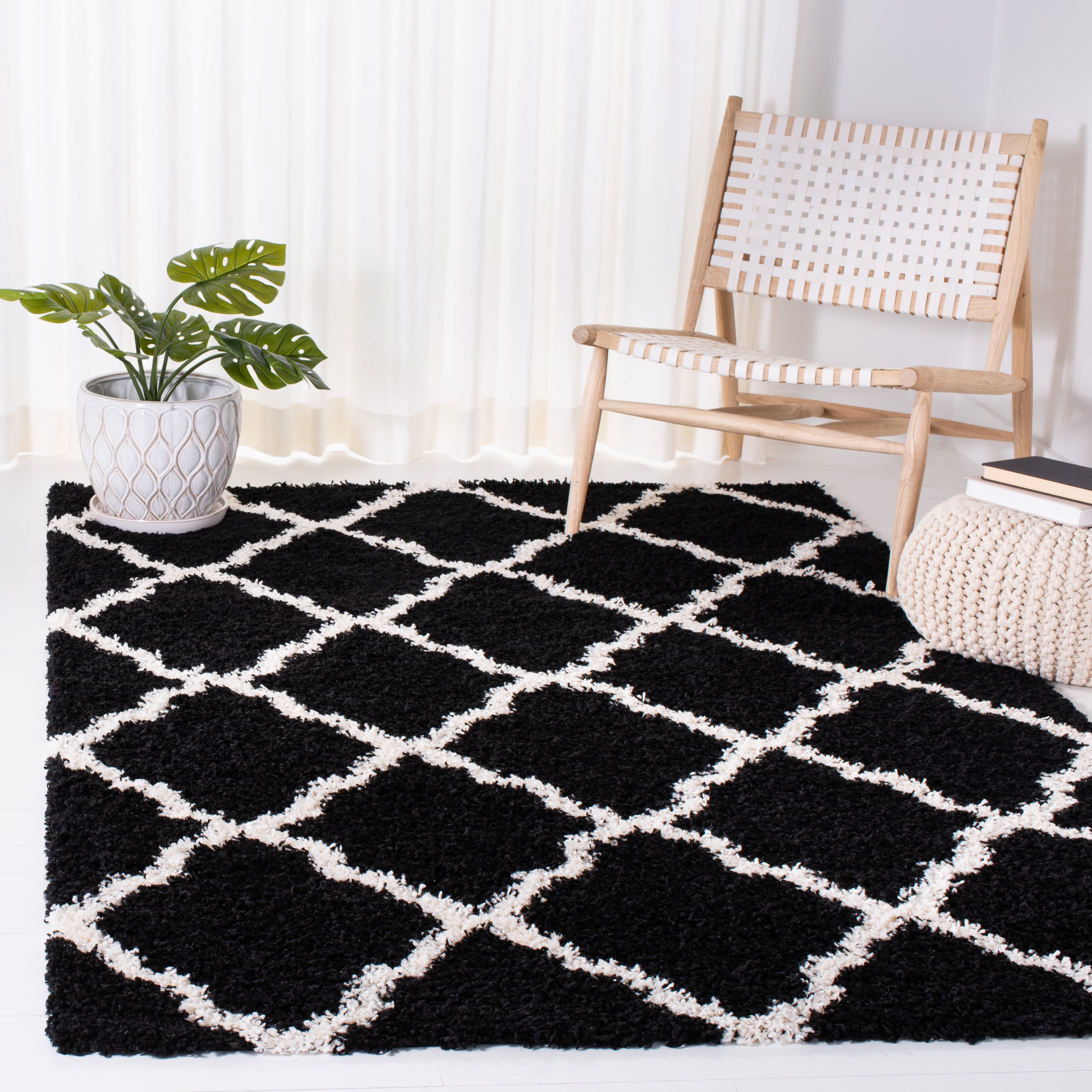 SAFAVIEH Dallas Logan Geometric Shag Area Rug, Black/Ivory, 5'1" x 7'6"