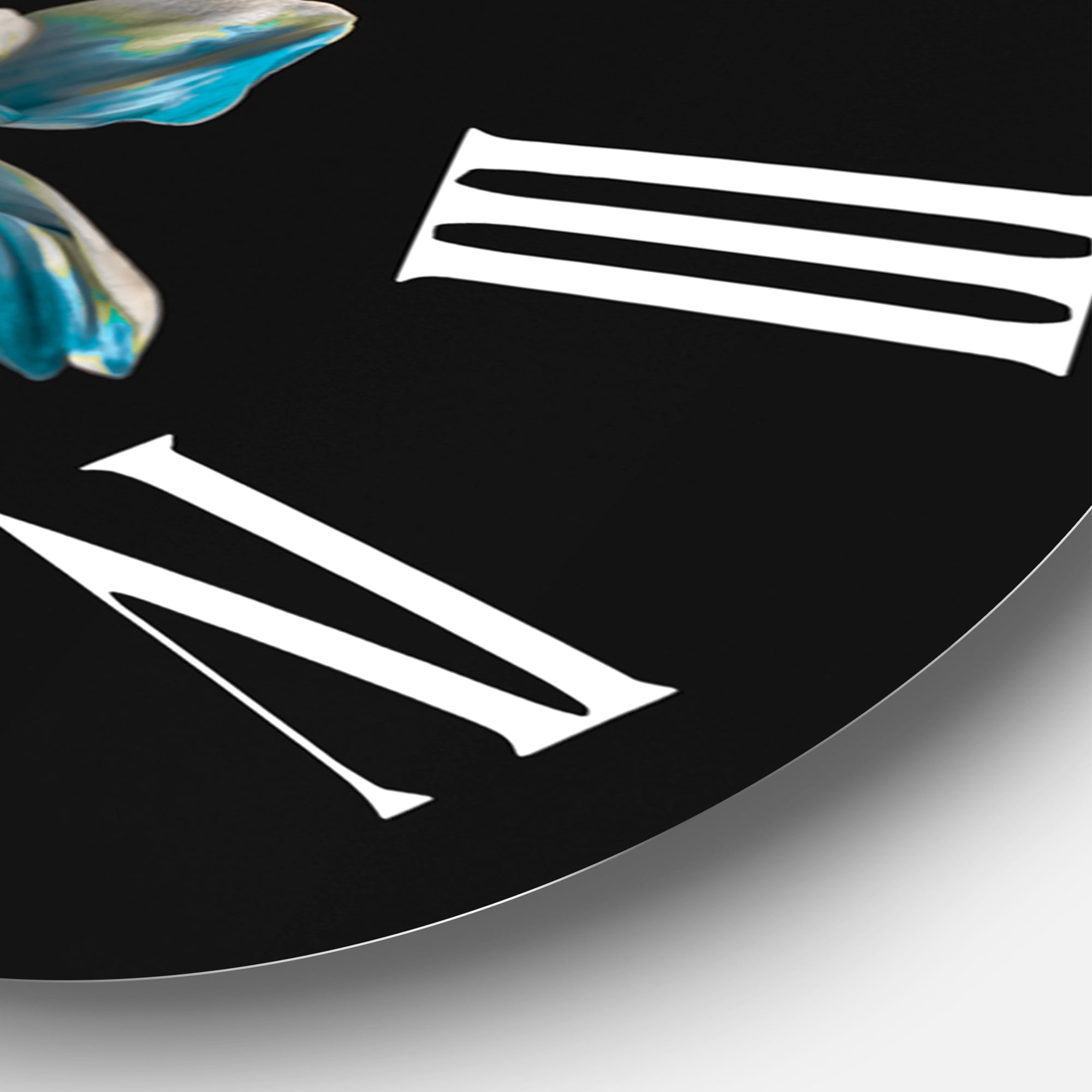 Designart 1 in Traditional Wall Clock