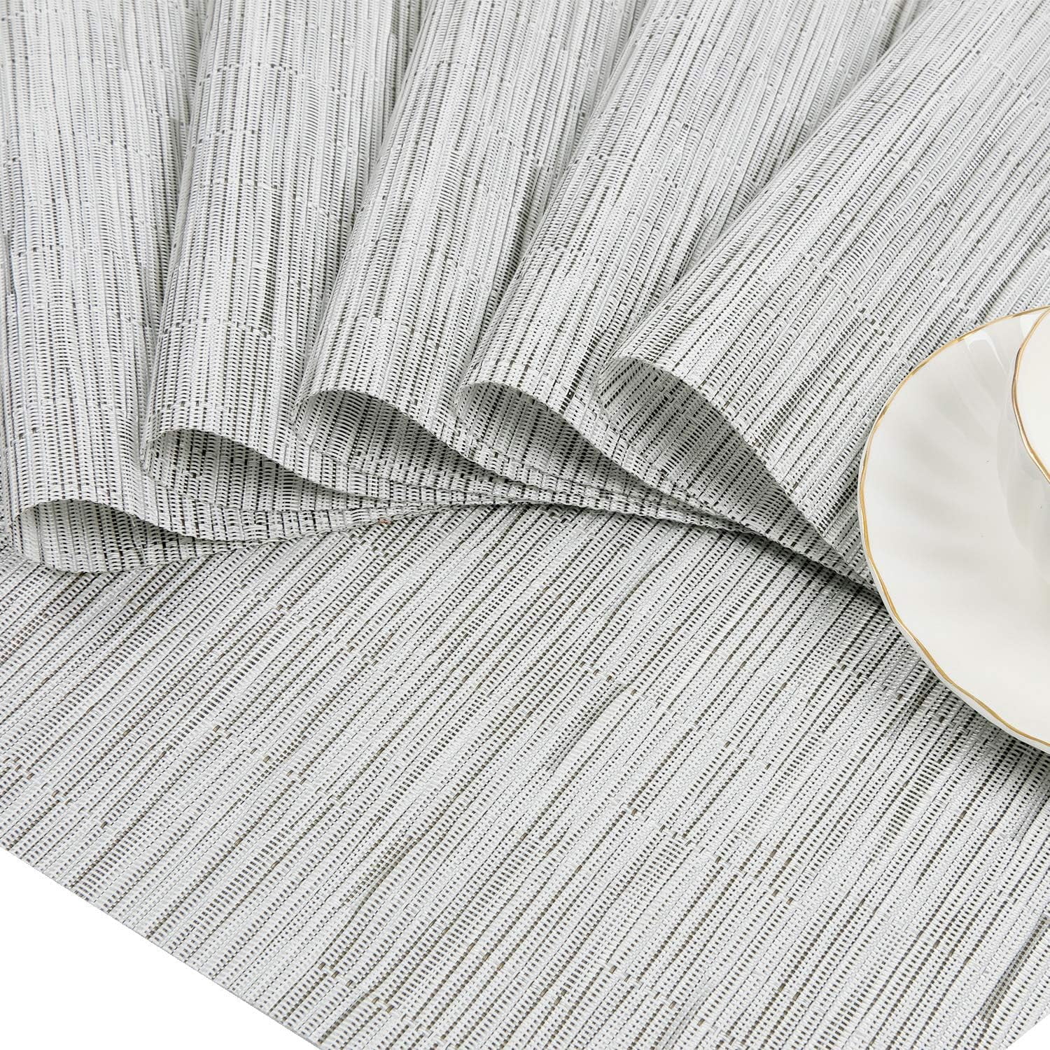 Round Table Placemats Set of 4 Wedge Shape Placemat Woven Vinyl Place Mats Heat Resistant Wipe Clean Dining Table Mats Home Table Decor (4, Tan)