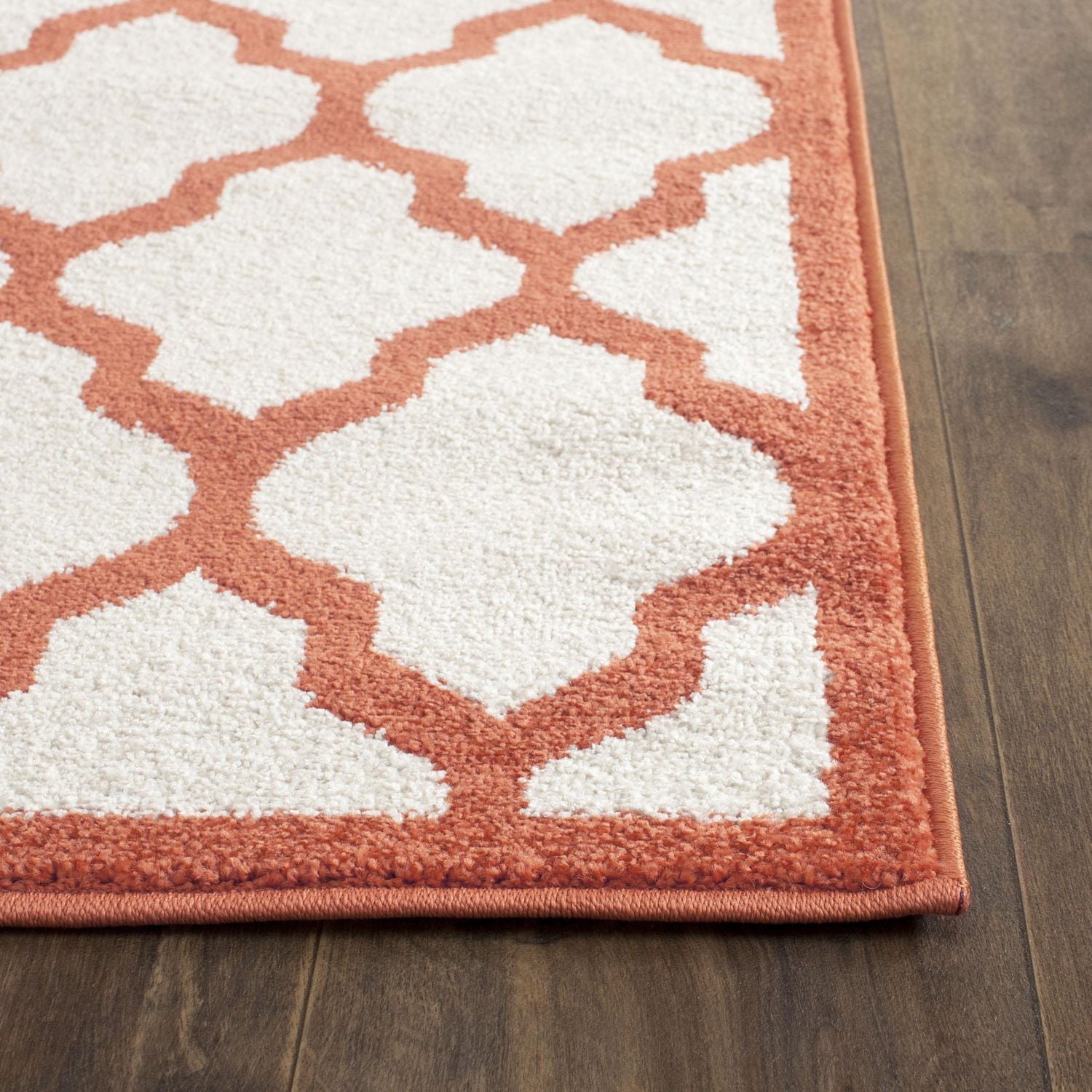 Safavieh Amherst Roderick Geometric Area Rug