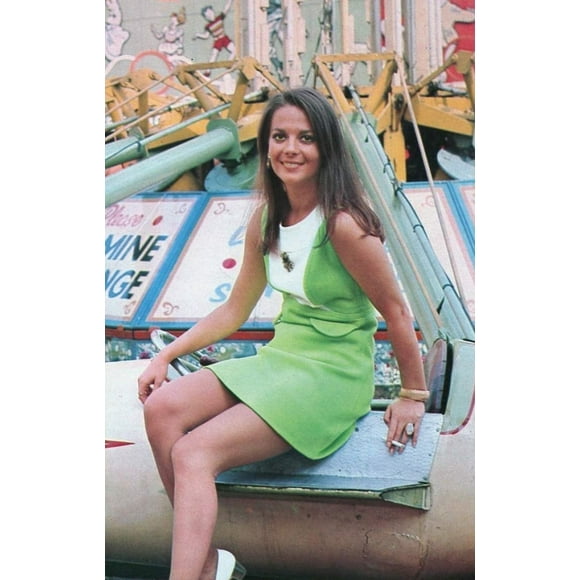 Natalie Wood - Carnival Ride Photo Print (8 x 10)
