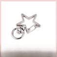 thumbnail image 2 of Llavero con estrella de cinco puntas de color galvanizado, llavero de aleación de zinc, colgante de muñeca, accesorios con puntos coloridos, 2 of 6