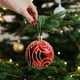 thumbnail image 4 of Adornos navideños, adornos para el árbol de Navidad, bolas navideñas colgantes para ventana, bolas flocadas, adornos navideños, juego de bolas navideñas de plástico., 4 of 6