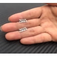 thumbnail image 4 of Pendientes digitales de acero inoxidable con año, pendientes digitales de acero inoxidable, regalos de cumpleaños, fáciles de combinar, regalo ideal, 4 of 5