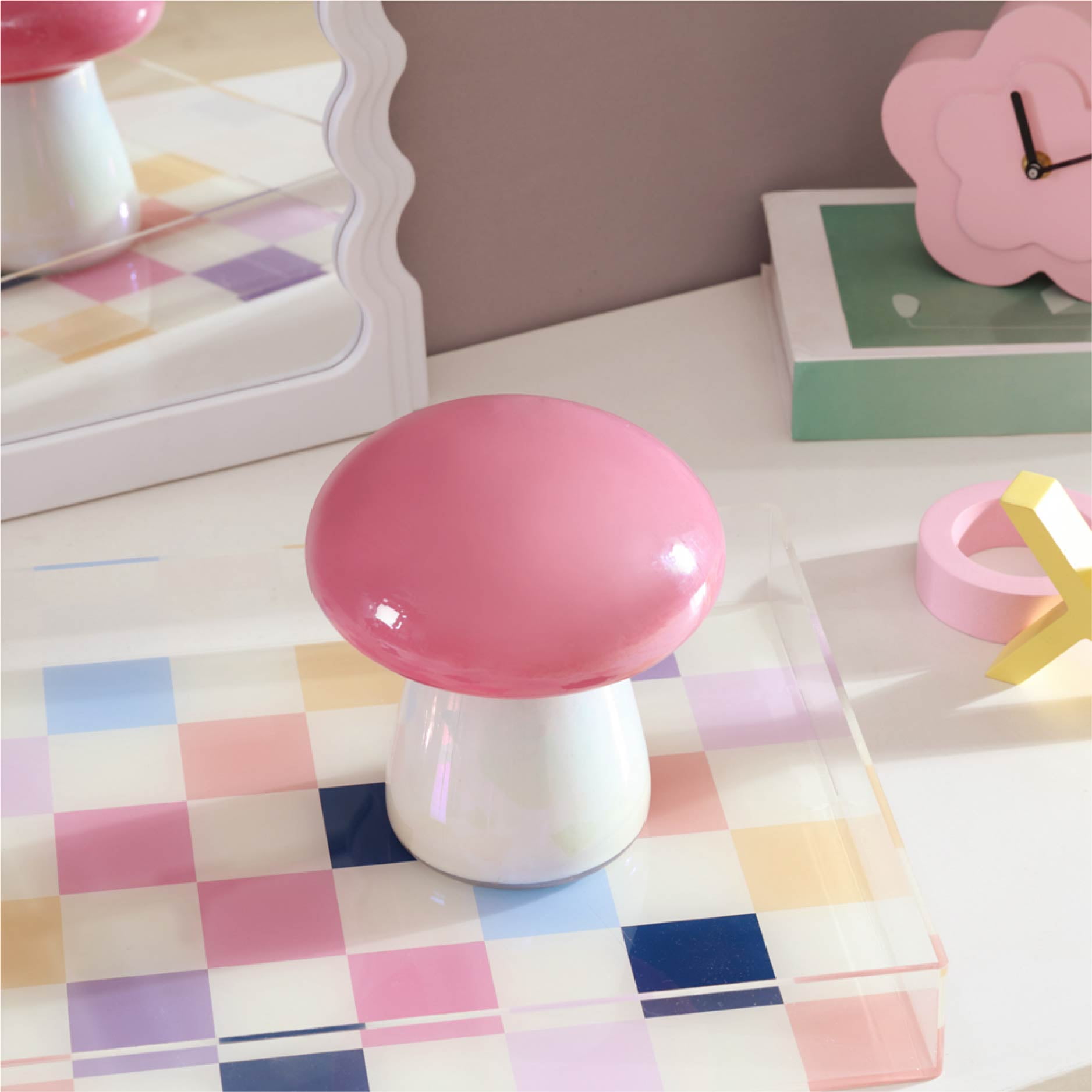 Urban Shop 6.7" x 5.9" Iridescent Pink Mushroom Candle