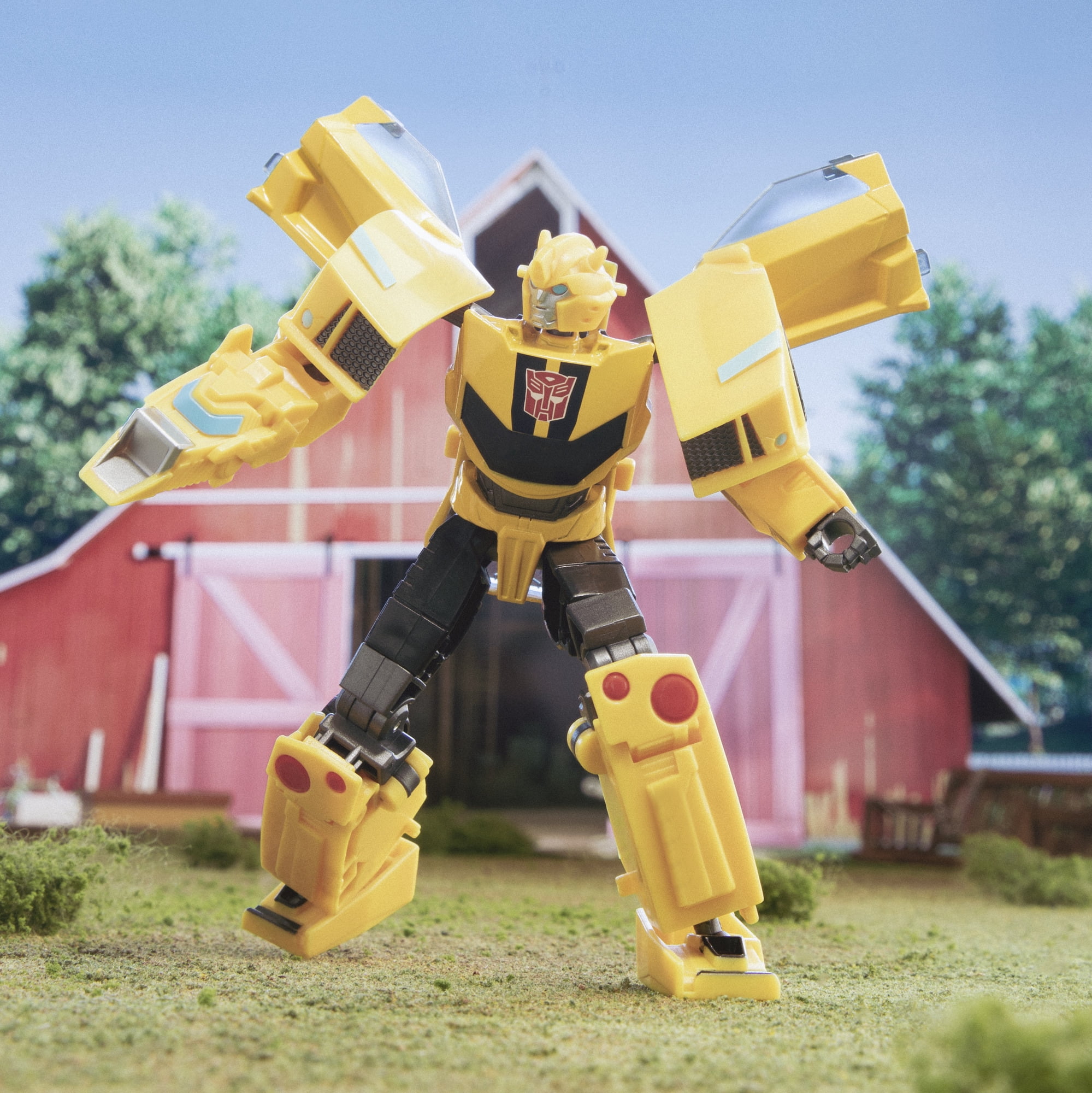 Transformers: EarthSpark Bumblebee Transforming Premium TーShirt Transformers Toys EarthSpark Deluxe Class Bumblebee Action Figure