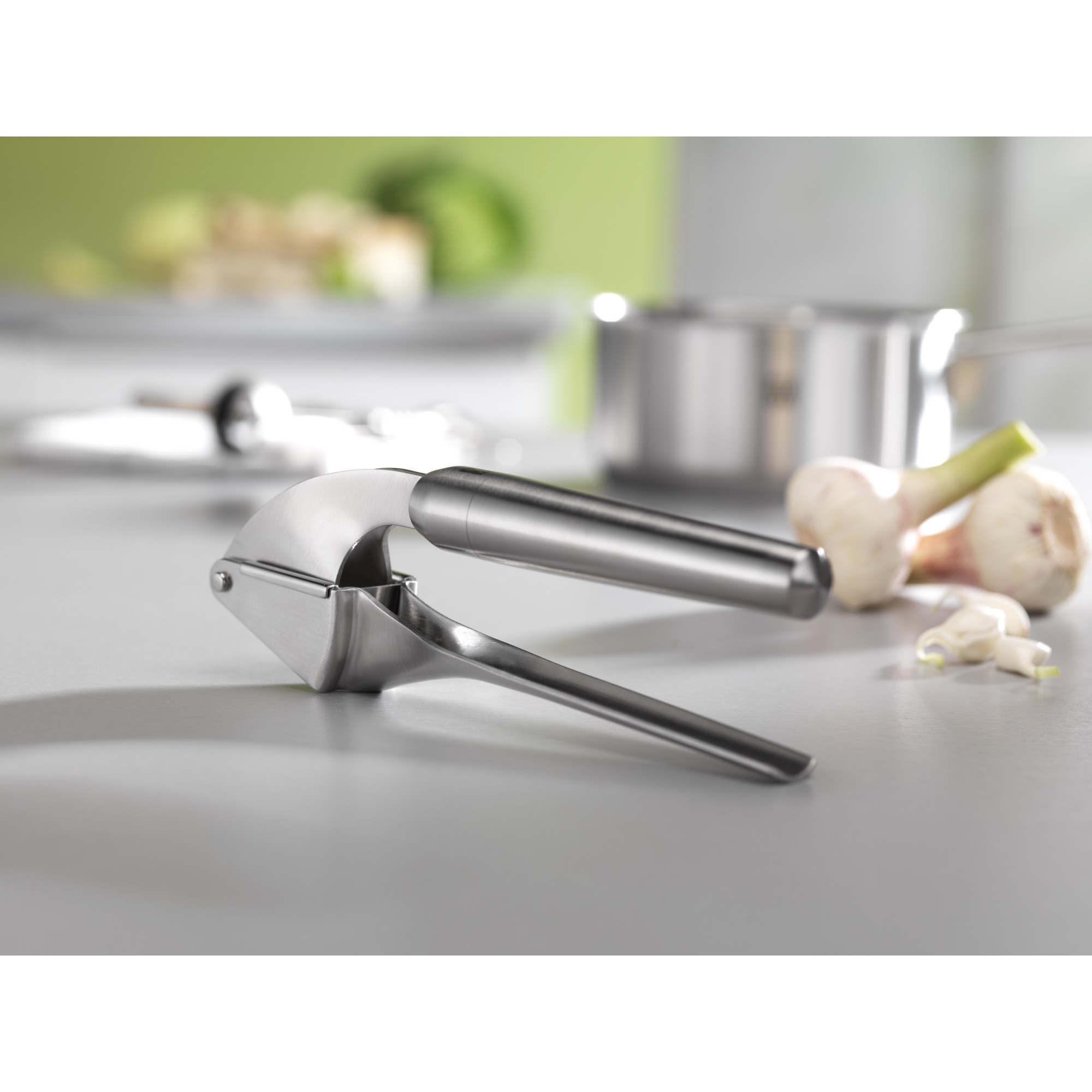 ZWILLING Pro Garlic Press