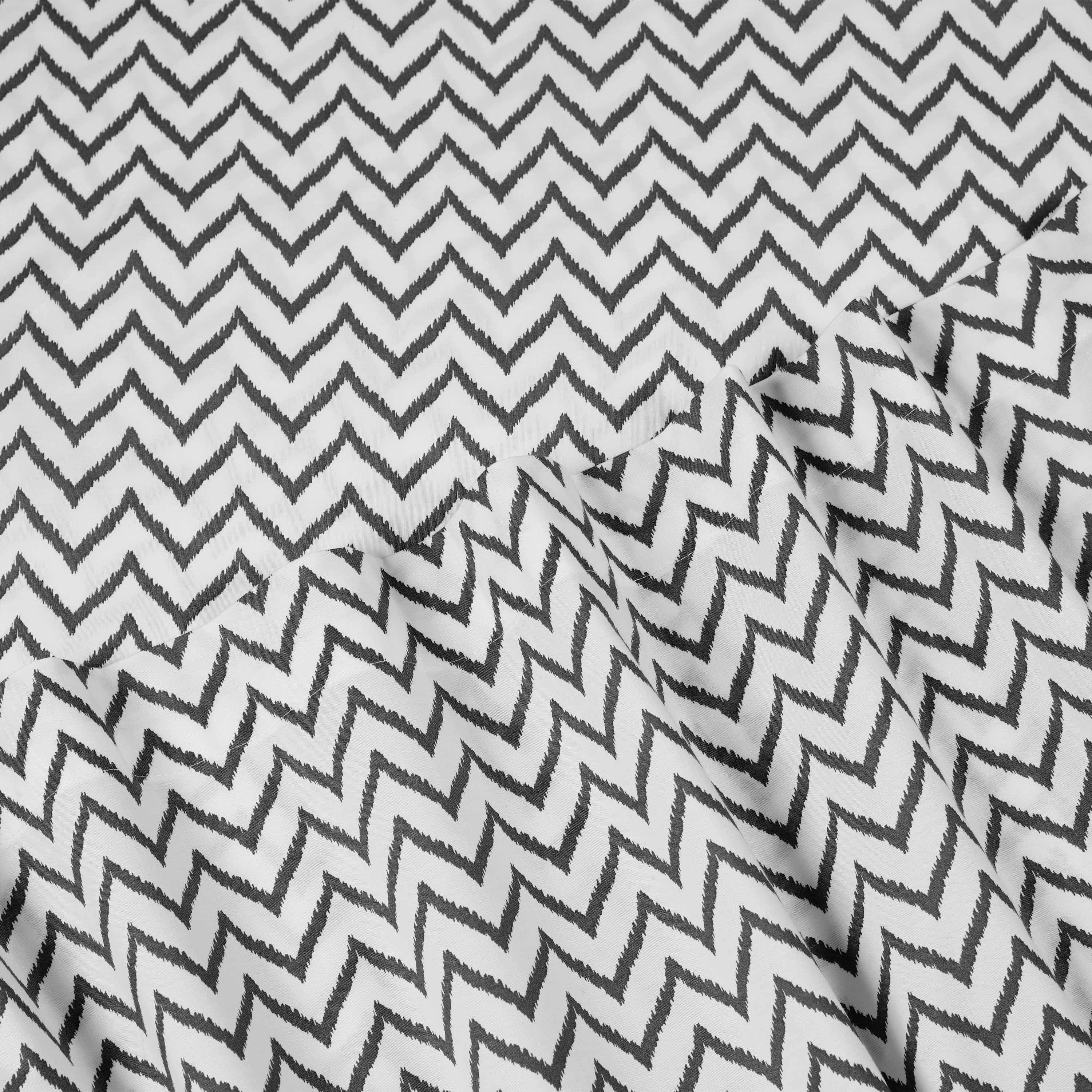 Soft Lightweight Brushed Cotton Blend Bed Sheet Set – 4-Piece Queen – Chevron