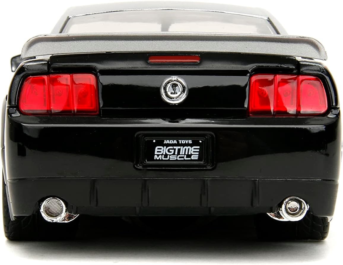 Big Time Muscle 1:24 2008 Ford Shelby GT-500KR Die-Cast Car, Toys for Kids and AdultsBlack/Silver(Selections May Vary)