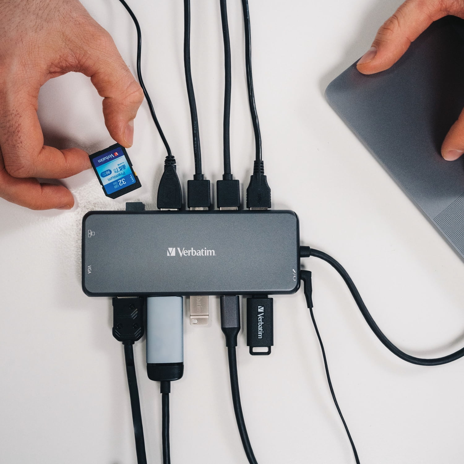 Verbatim® USB-C Pro Multiport Hub14 Port, Gray 32154