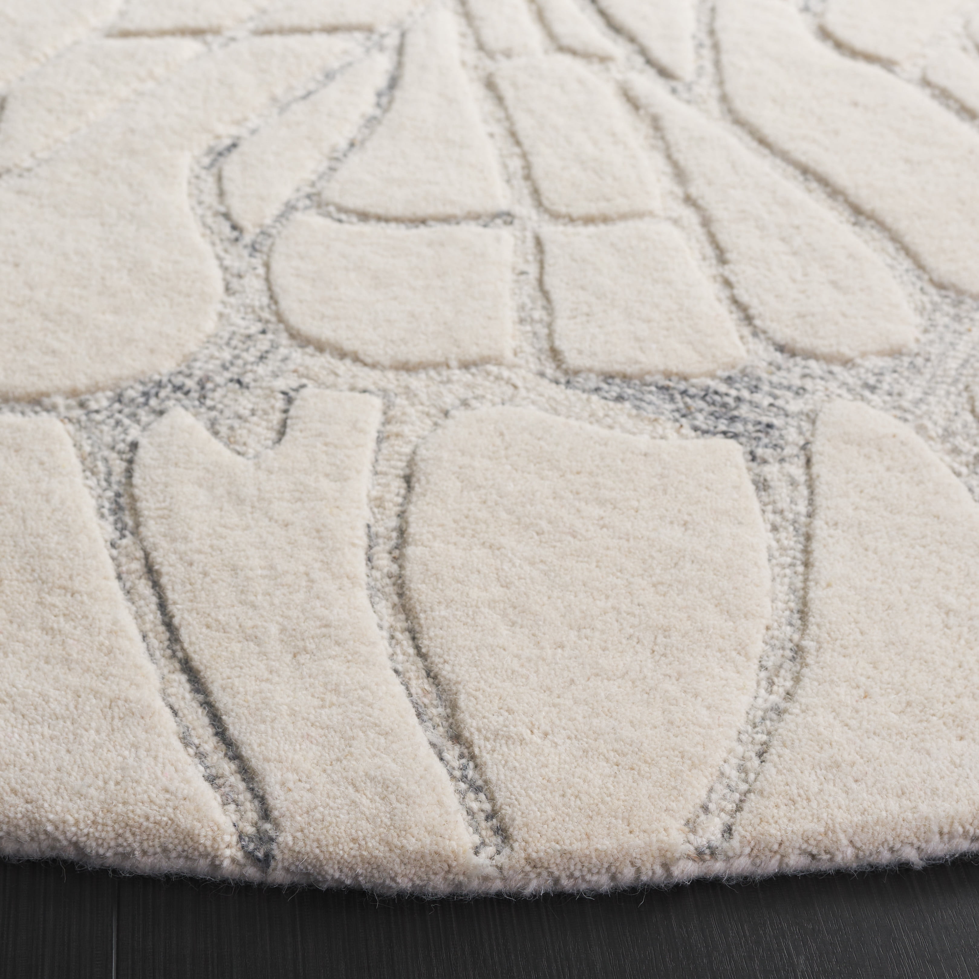 SAFAVIEH Mykonos Kentigern Abstract Area Rug, Ivory/Silver, 6' x 6' Round