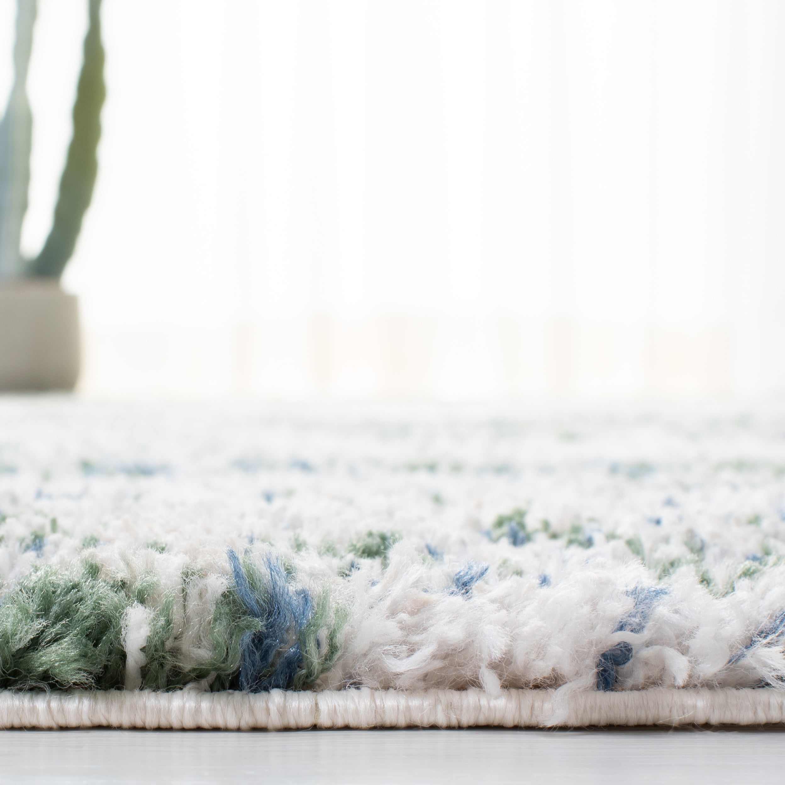 SAFAVIEH Berber Damian Abstract Shag Runner Rug, Green/Beige, 2' x 6'