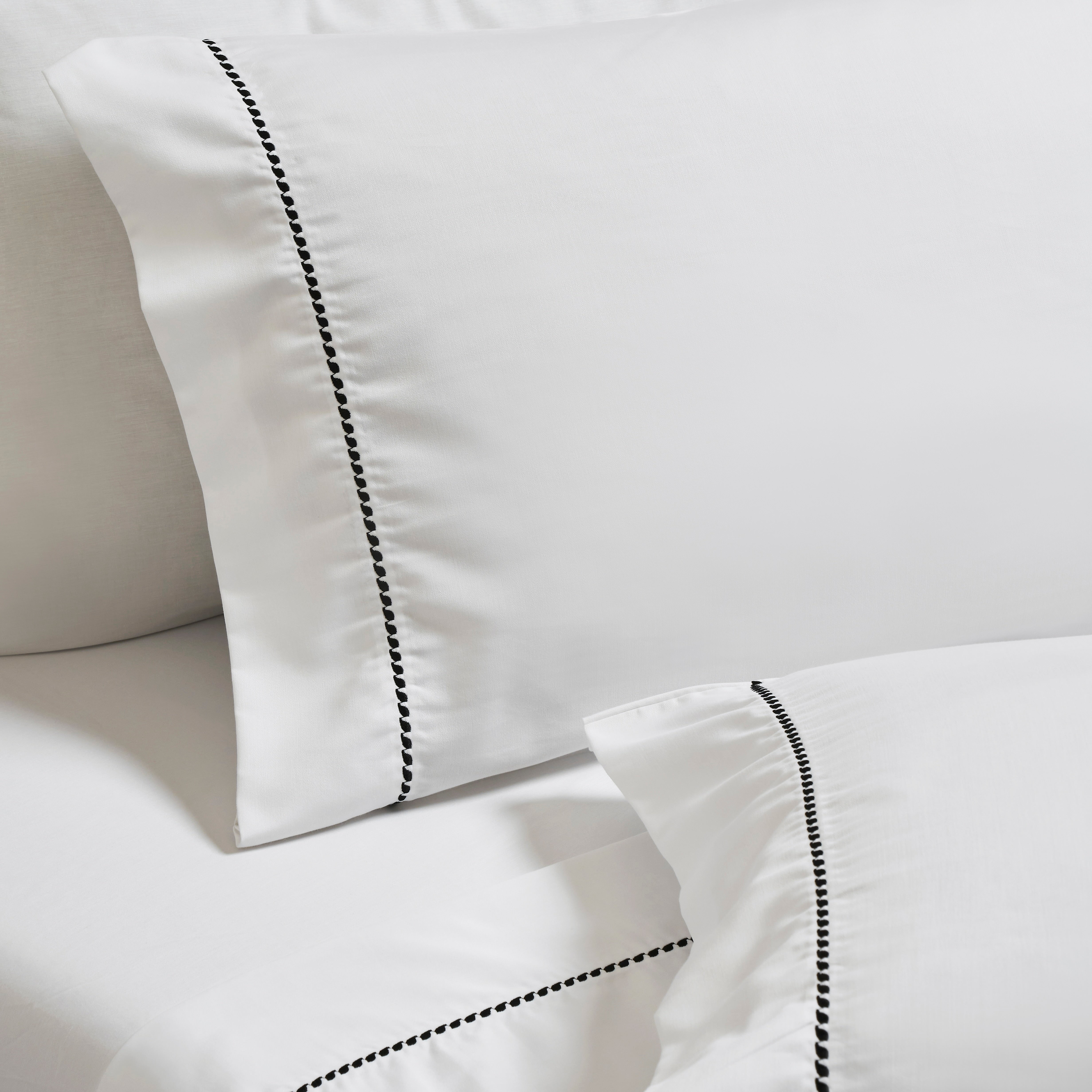 Superior Cotton Blend 600 Thread Count Dash Stitch Hem Sheet Set, Queen, Dark Grey