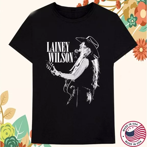 Lainey Wilson Spotlight Photo Black and White T-shirt, size S-5XL