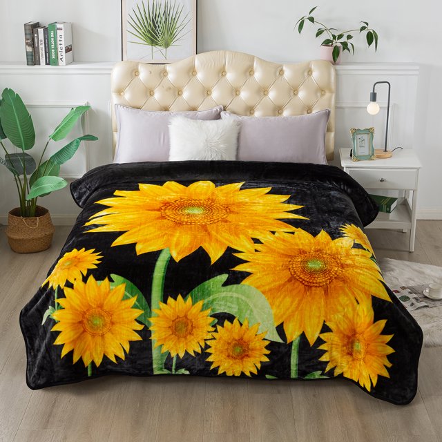 MERRY HOME Luxury Fleece Plush Blanket 4 LB, Korean Mink Blanket Queen 75" x 91" - Super Soft and Warm, Lightweight and Cozy Fuzzy Fleece Blanket for Bed