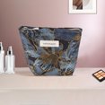 thumbnail image 5 of Bolsas de maquillaje de flores en relieve portátiles únicas 1 Pc Poliéster Azul Marino Pequeño, 5 of 5