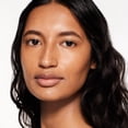 thumbnail image 4 of Base de maquillaje Shiseido RevitalEssence Skin Glow SPF 30 410 Sunstone, 4 of 5