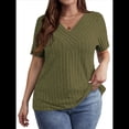 thumbnail image 1 of Camisa Informal de Corta con Cuello en V Cruzado, Color Liso, con Perforaciones y Diseño Cepillado para Mujer, Talla Grande Verde 4XL, 1 of 7