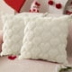 thumbnail image 5 of Fundas de almohada de 45 x 45 cm (juego de 2) | Fundas de cojín con estampado de corazones para sofá y sillón | Decoración para el hogar en San Valentín, 5 of 6