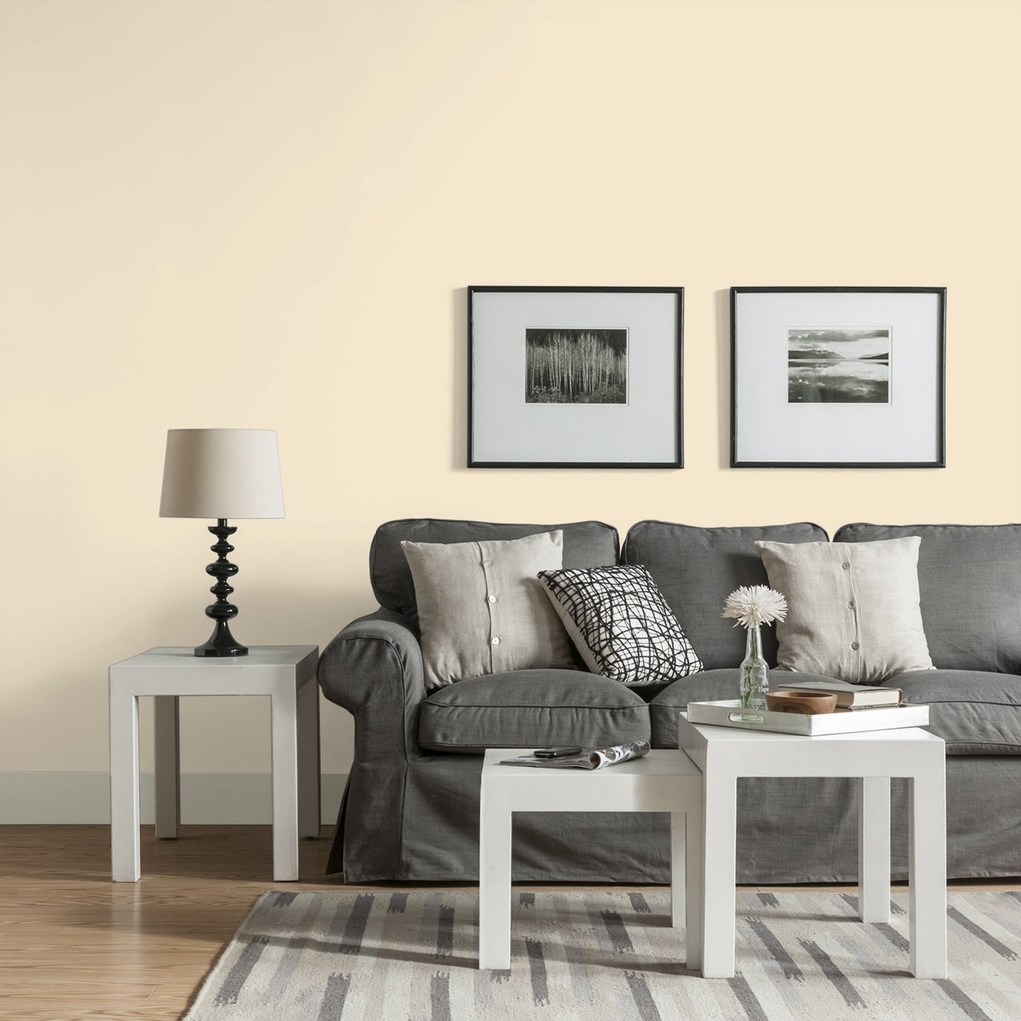 Glidden One Coat Magnolia Blossom / Yellow Eggshell Interior Paint with Primer, 1 Quart