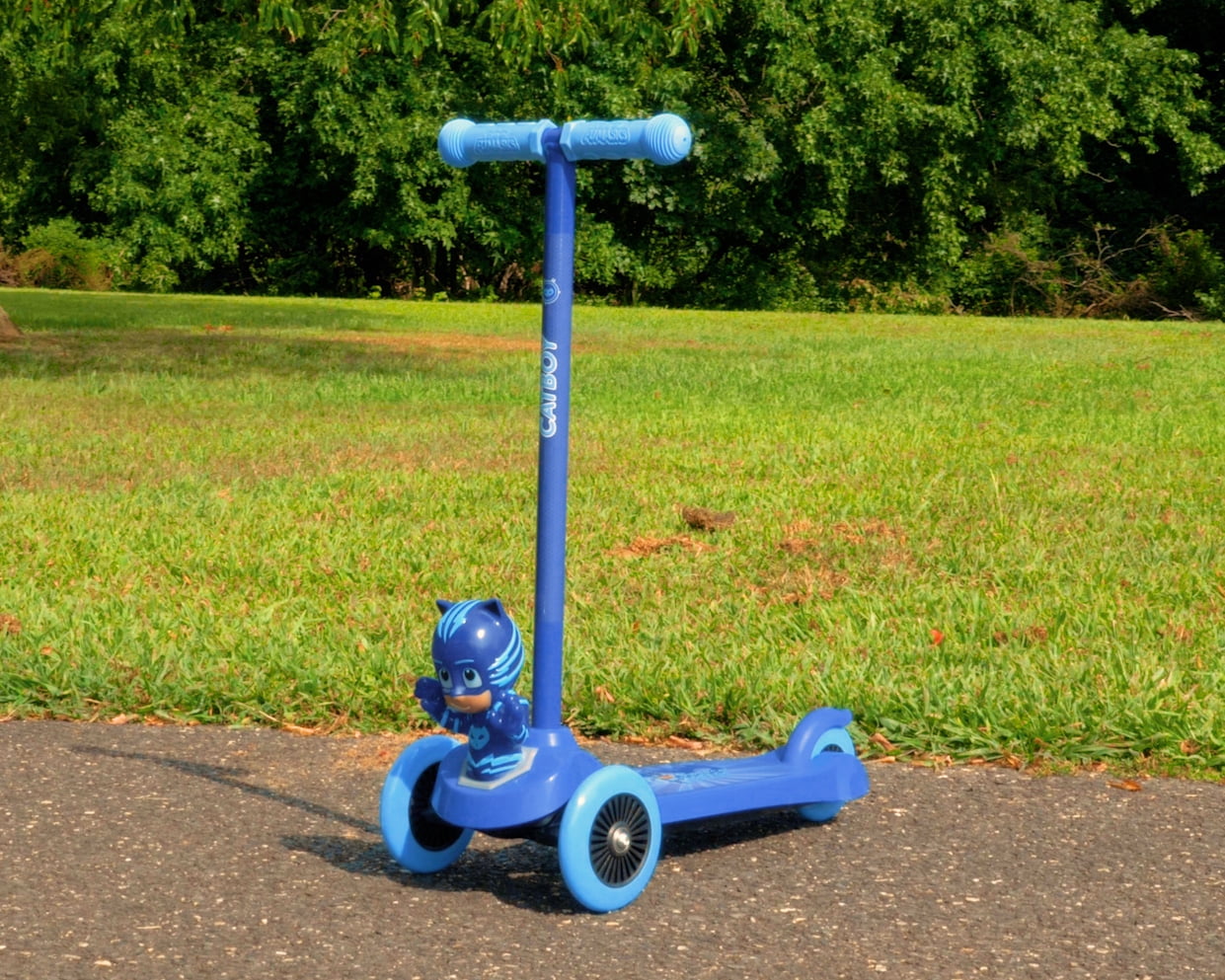 PJ Mask Catboy 3D Scooter with 3 Wheels Tilt and Turn- Blue, For Boys and Girls Ages 3+, Max Weight 75lbs, Foot-Activated Brakes