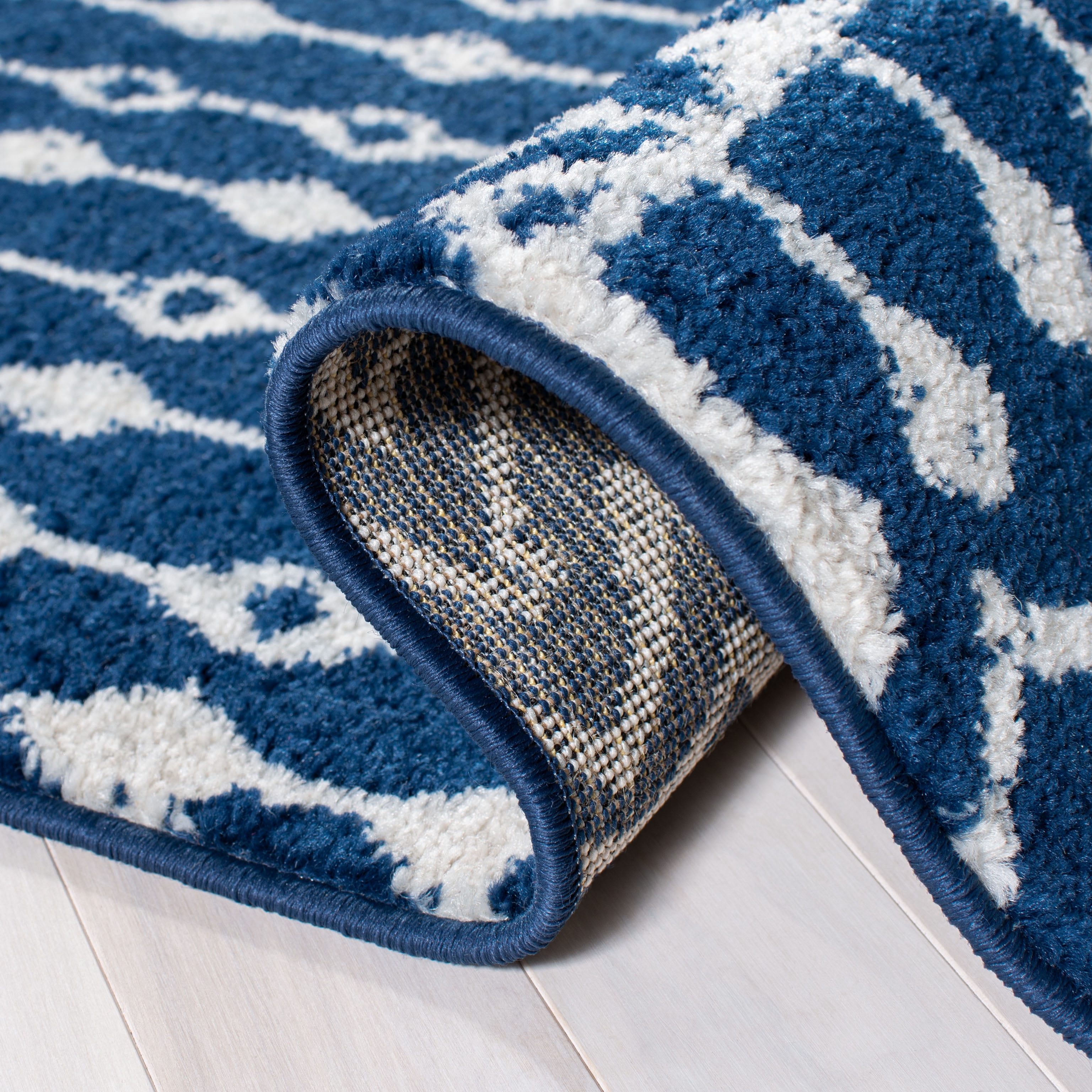 SAFAVIEH Tulum Glen Oriental Area Rug, Navy/Ivory, 5'3" x 7'6"
