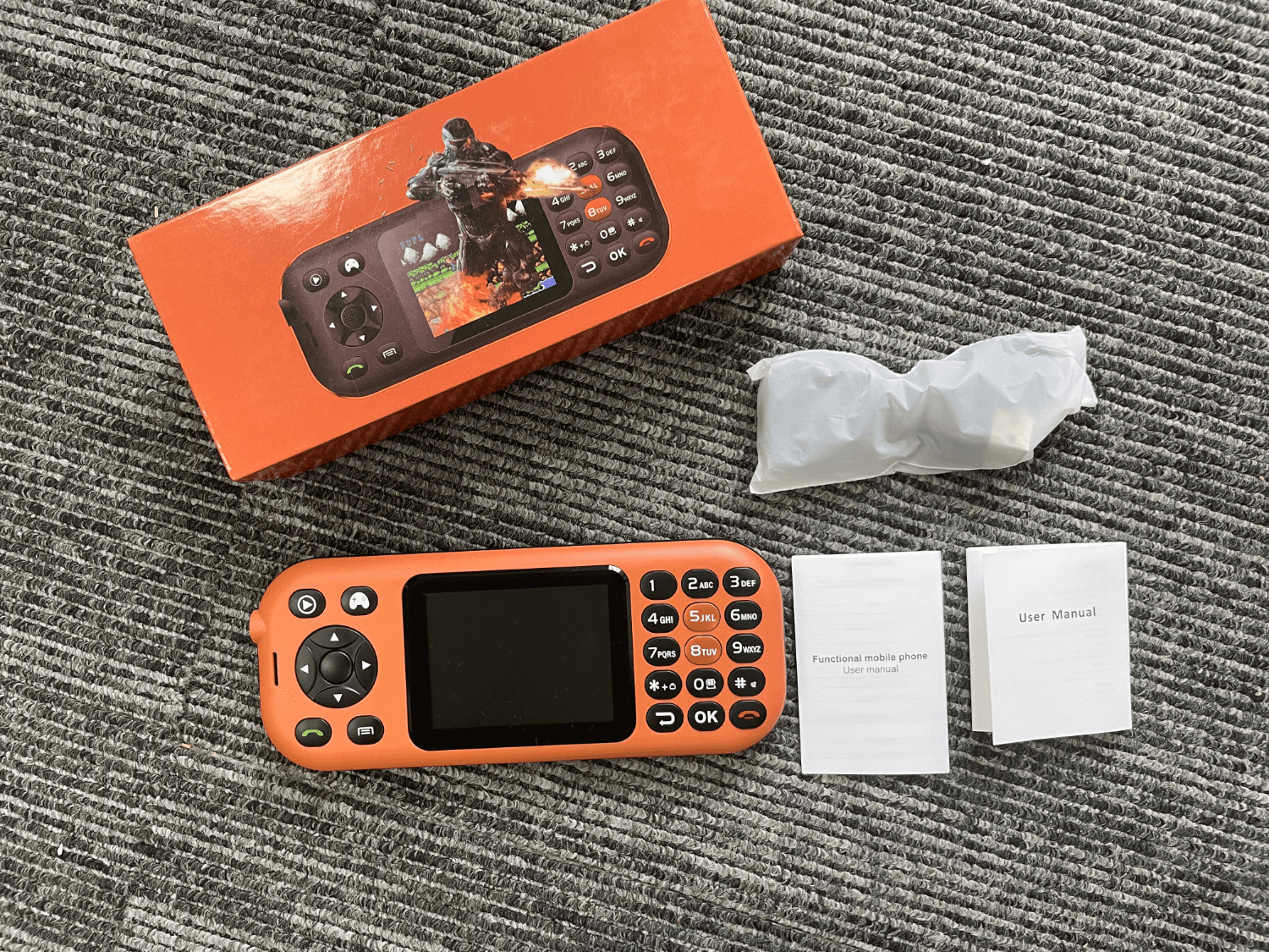 Game Phone Built-in 201 Classic Games 2.8 inch 2G GSM Dual SIM Button Mobile Phone Classic Handheld Game Player for Travel/Backup (Orange)