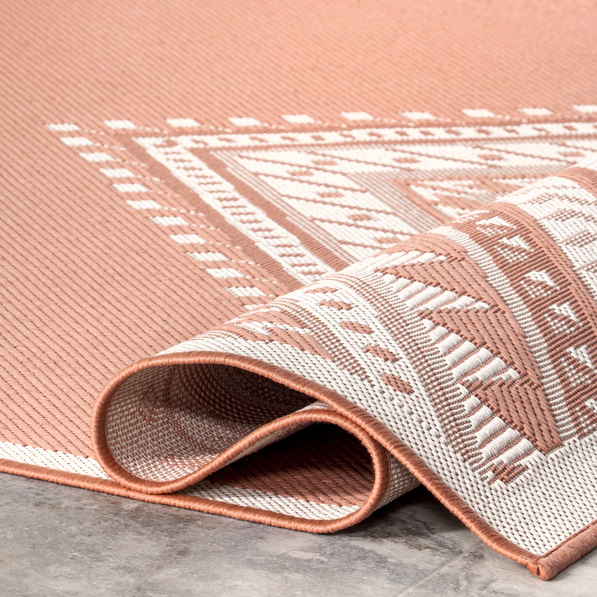 nuLOOM Landry Aztec Indoor/Outdoor Coral 8' x 10' Southwestern Area Rug