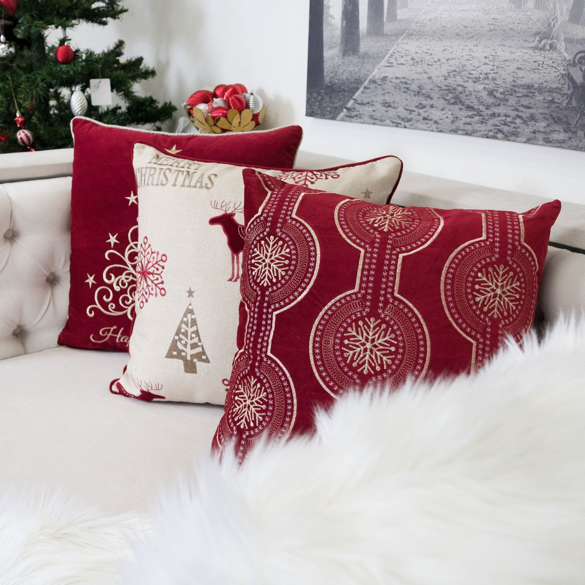 Snowflake Red Geometric Polyester 20 in. x 20 in. Throw Pillow