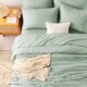 thumbnail image 2 of Juego de ropa de cama CozyLux Queen Seersucker, edredón, color verde salvia, 2 of 9