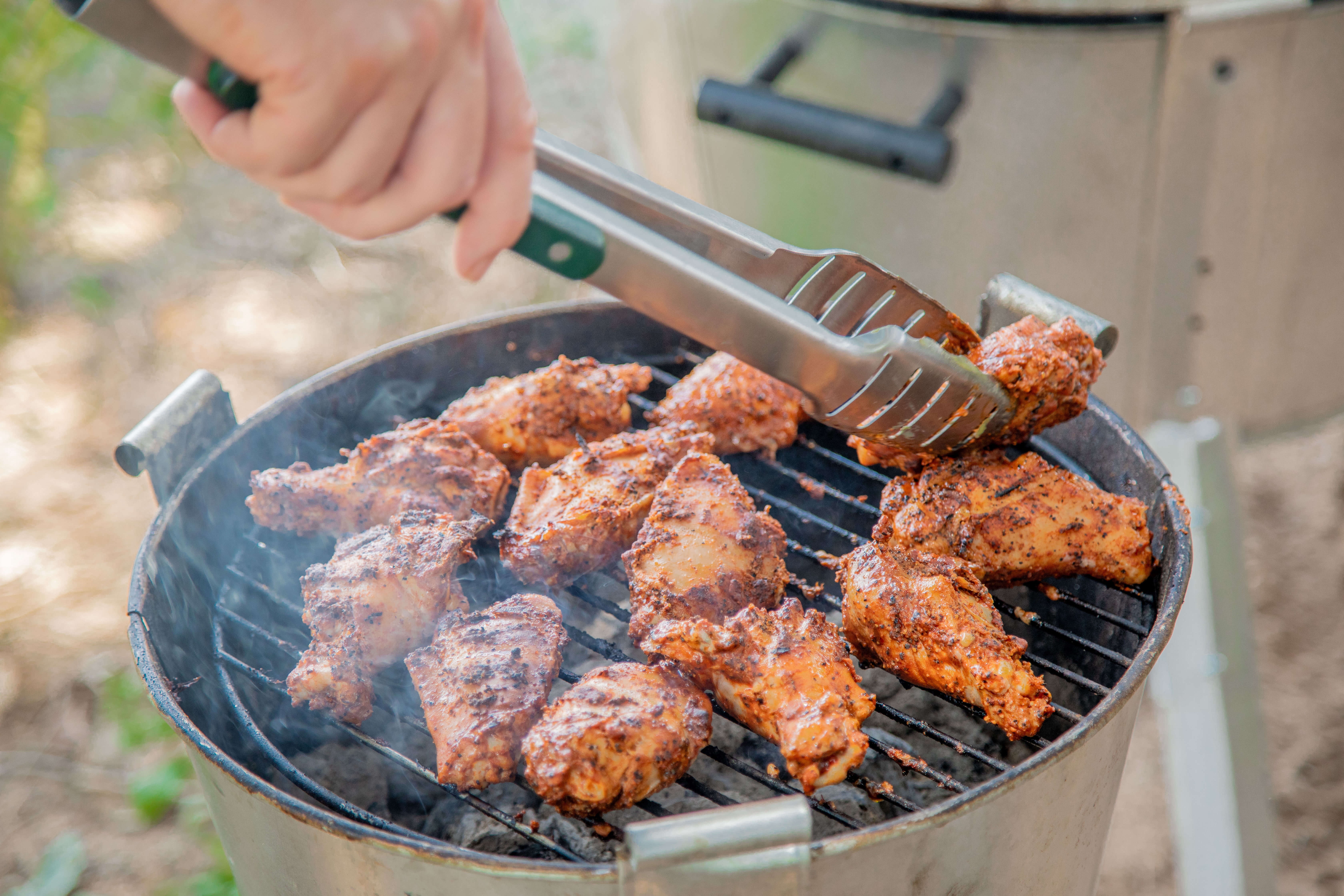 Old Smokey 14 inch Portable Charcoal Grill, Durable Steel BBQ Grill