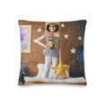 thumbnail image 2 of Coussin Premium Personnalisable pour Enfants, 2 of 4