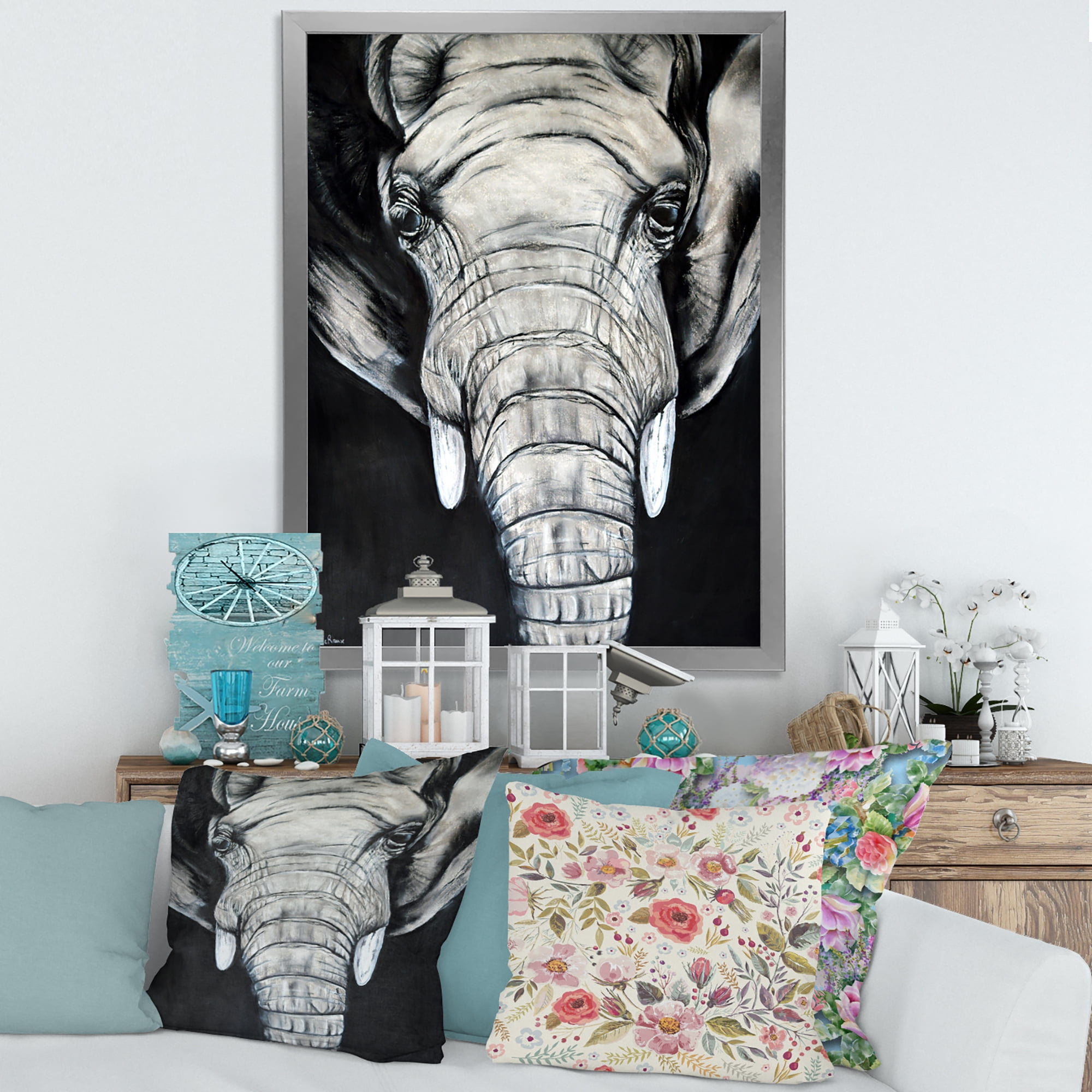 Designart 'The Close Up Portrait Of An African Elephant' Farmhouse Framed Art Print