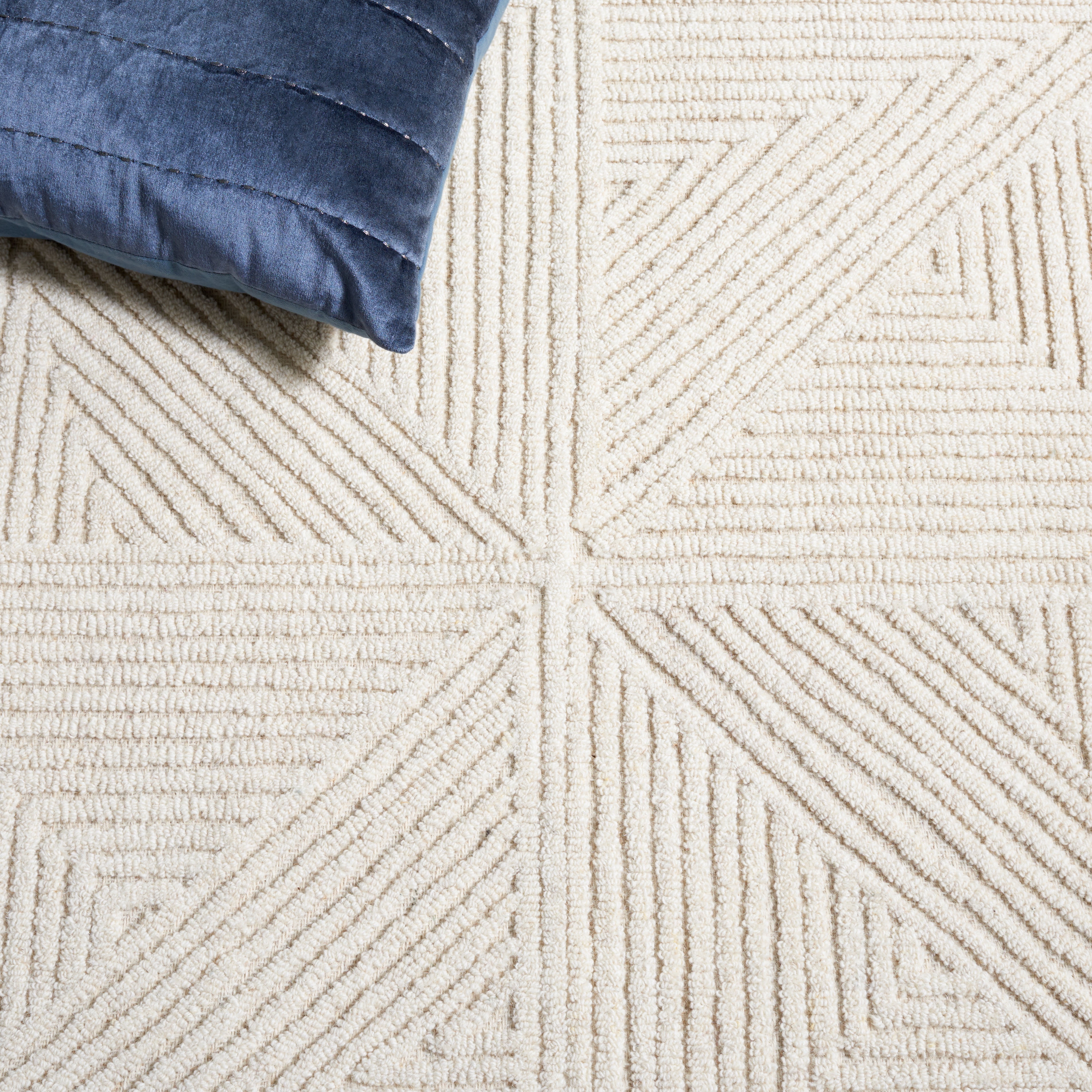 SAFAVIEH Textural Ashley Geometric Area Rug, Ivory, 3' x 5'
