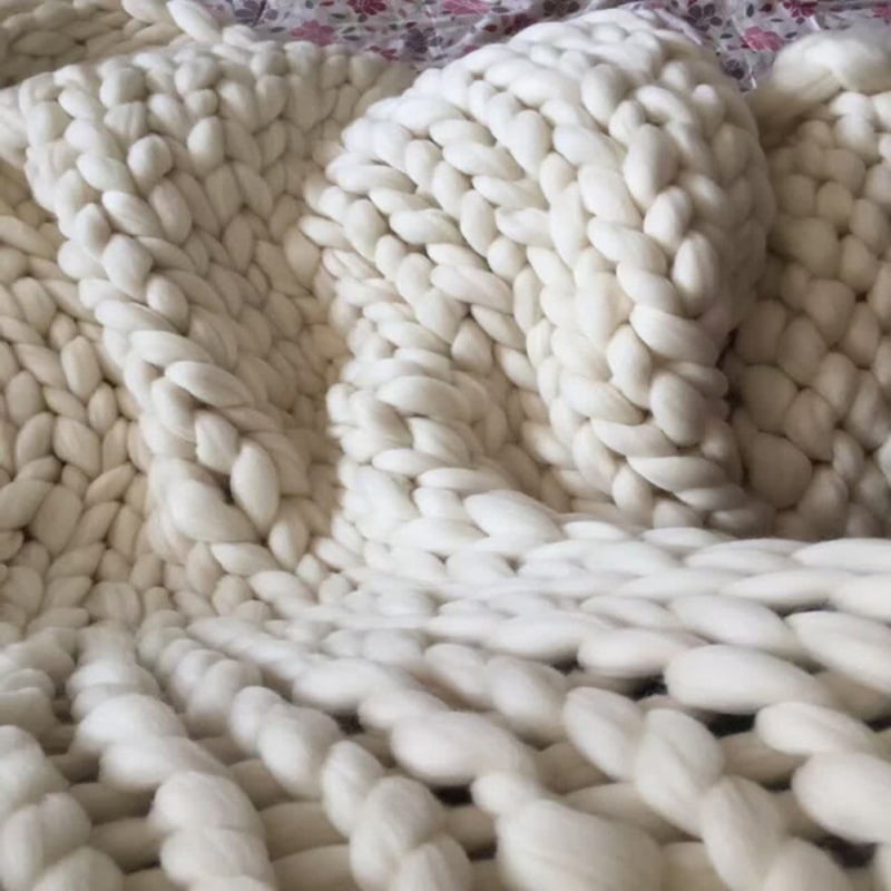 Super Chunky Wool Yarn Bulky Arm Knitting Wool Roving Crocheting Yarn for Chunky Braided Knot Throw Blanket DIY, 0.55 lbs / 49 Yard, Pink