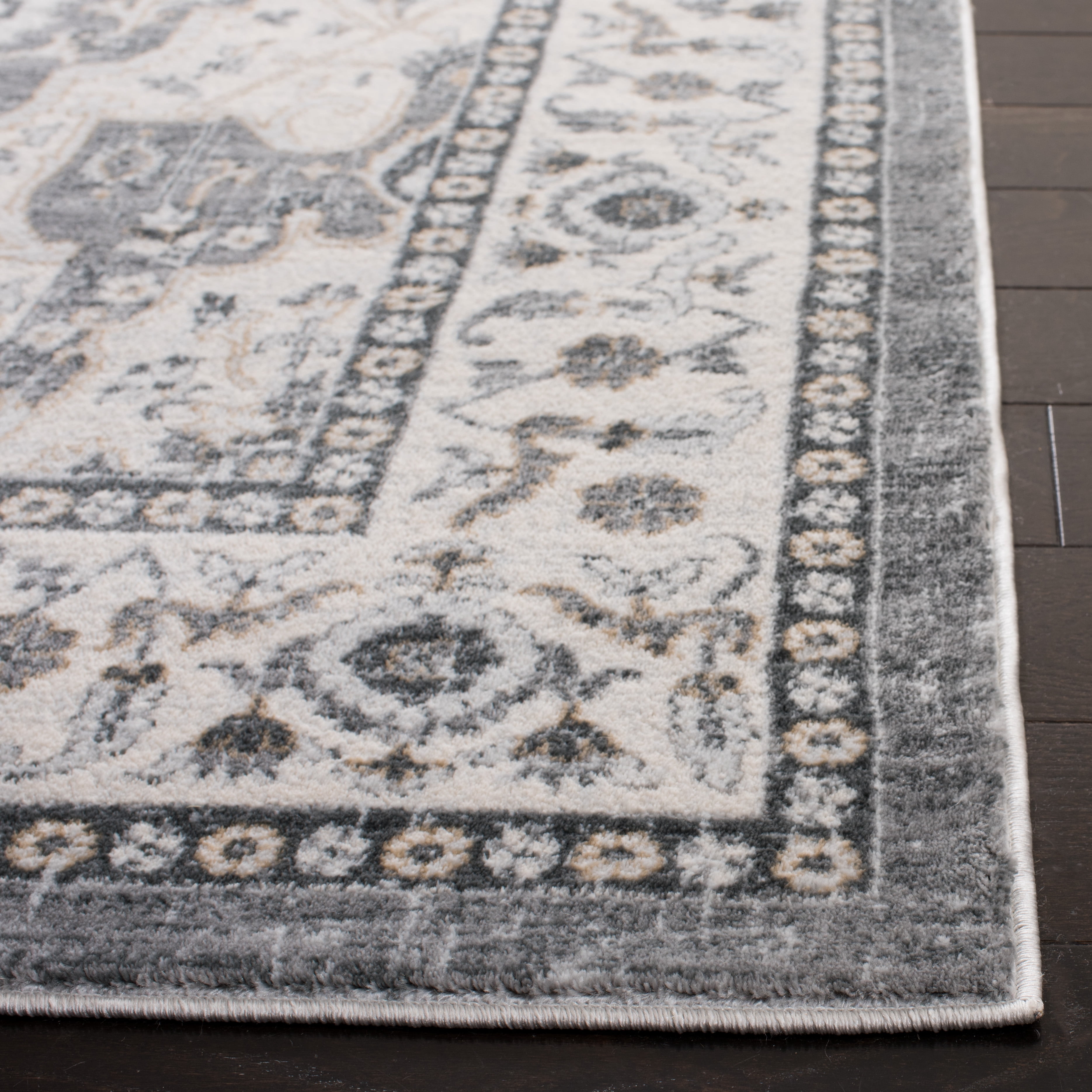 Safavieh Isabella Patrick Oriental Area Rug, Gray/Cream, 5'3" x 7'6"