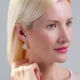 thumbnail image 4 of Pendientes colgantes de lágrima de diamantes de imitación para mujer, pendientes colgantes de cristal brillantes para damas de honor de novia, 4 of 5