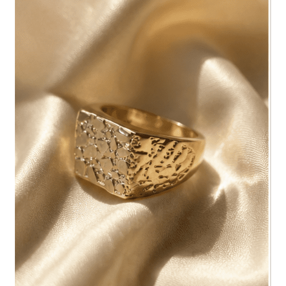 Gold-Tone Copper Signet Ring for Women – Textured Hammered Fashion Jewelry