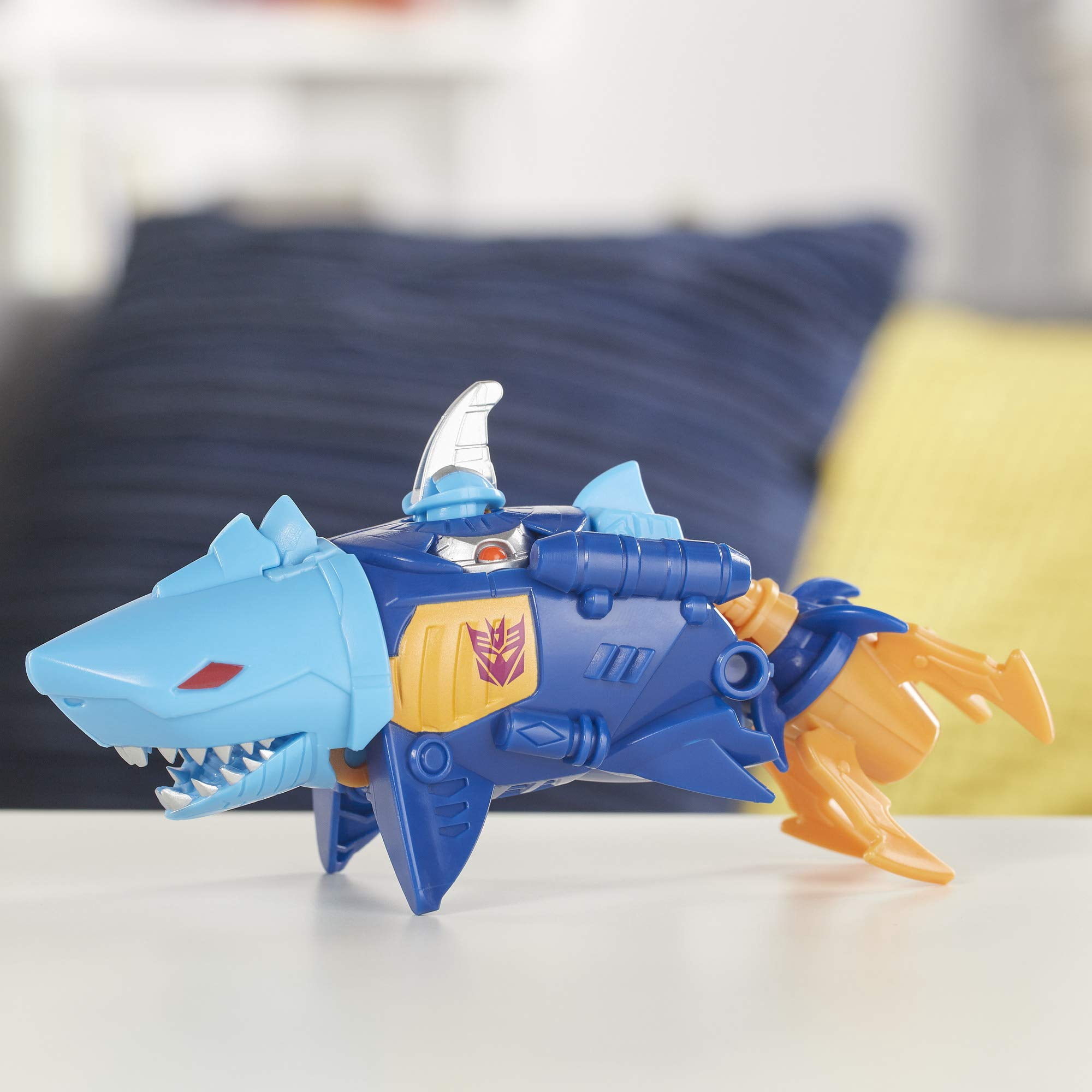 Transformers Cyberverse Action Attackers: 1-Step Changer Skybyte
