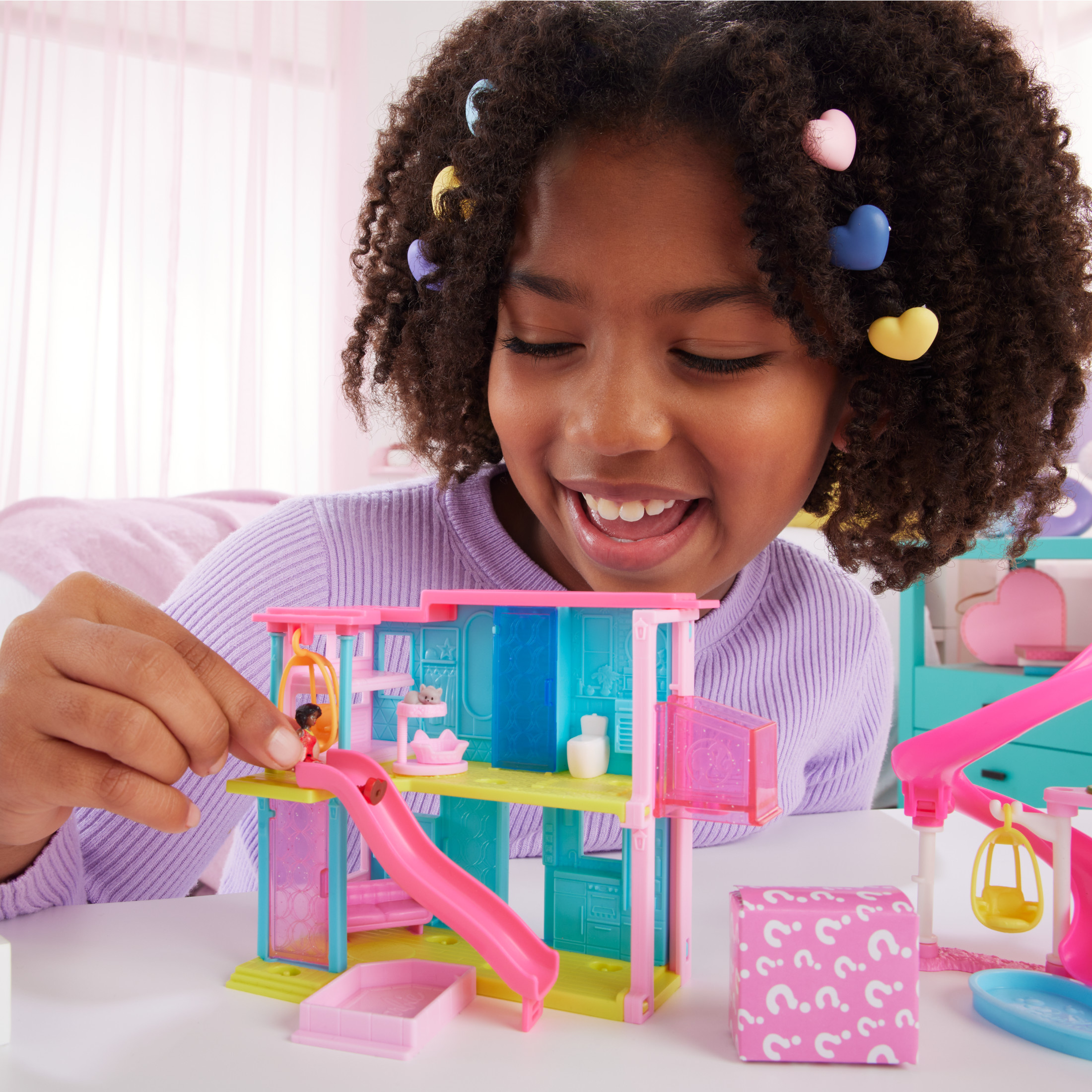 Barbie Mini BarbieLand Dreamhouse Playset with Doll photo 2