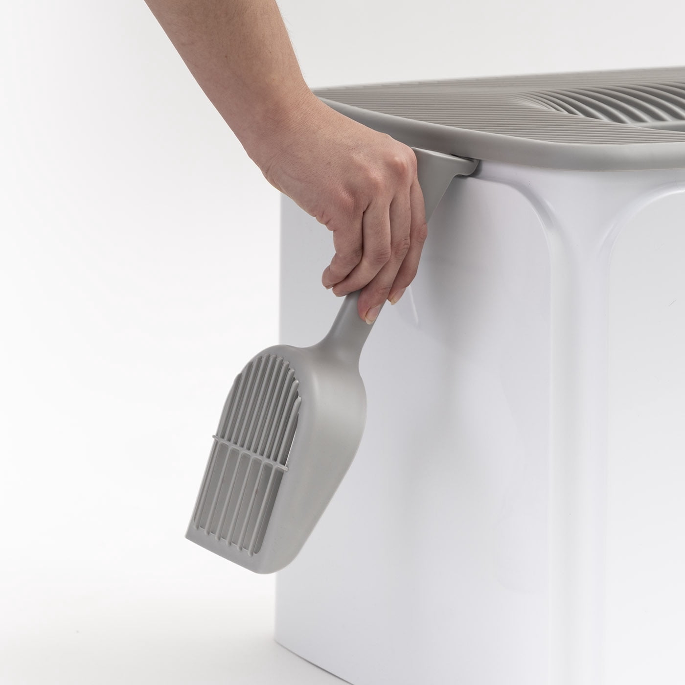 IRIS Premium Top Entry Cat Litter Box Litter Particle Catching Cover and Privacy Walls with Scoop, White