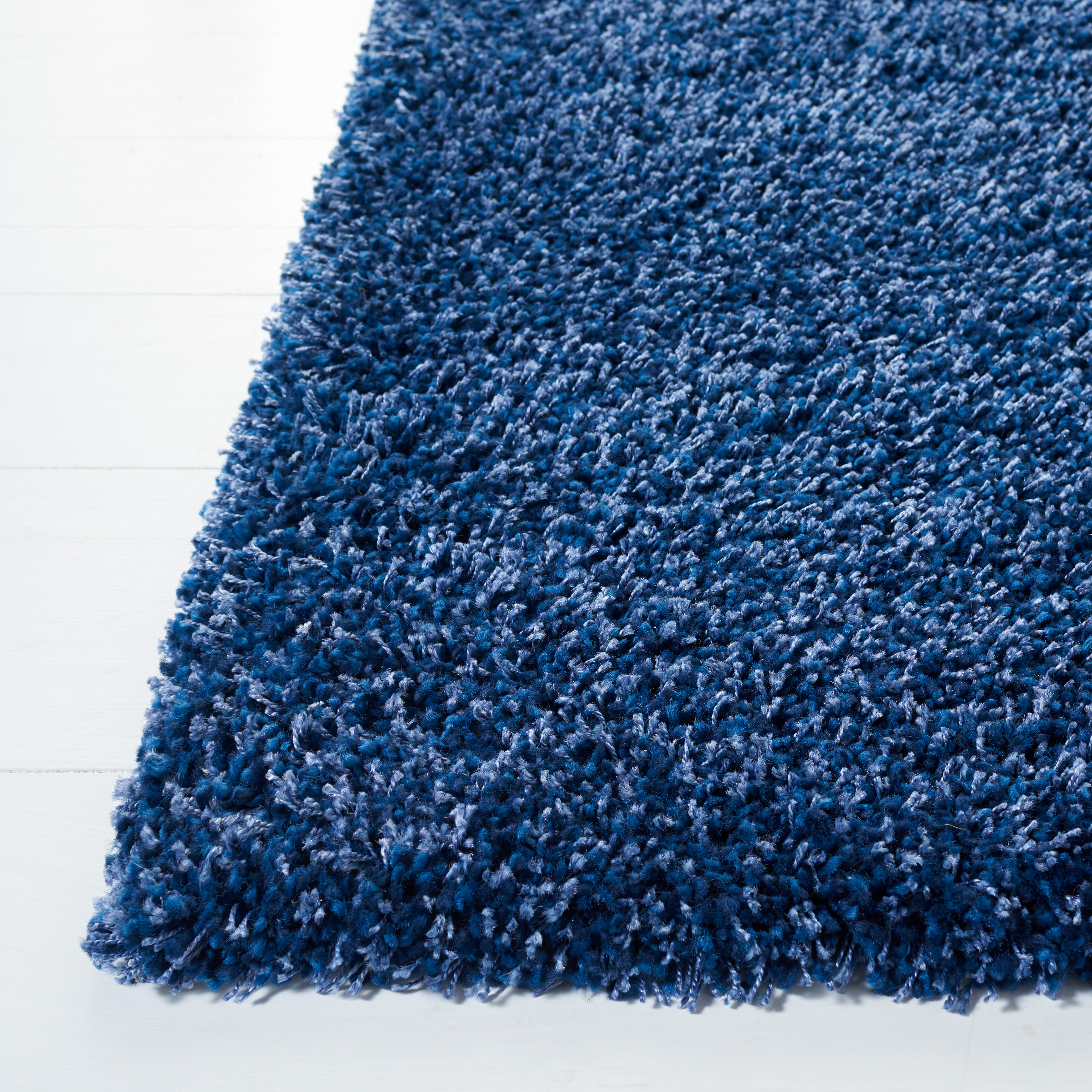 Safavieh Santa Monica Cali Solid Shag Runner Rug, Navy, 2'3" x 5'