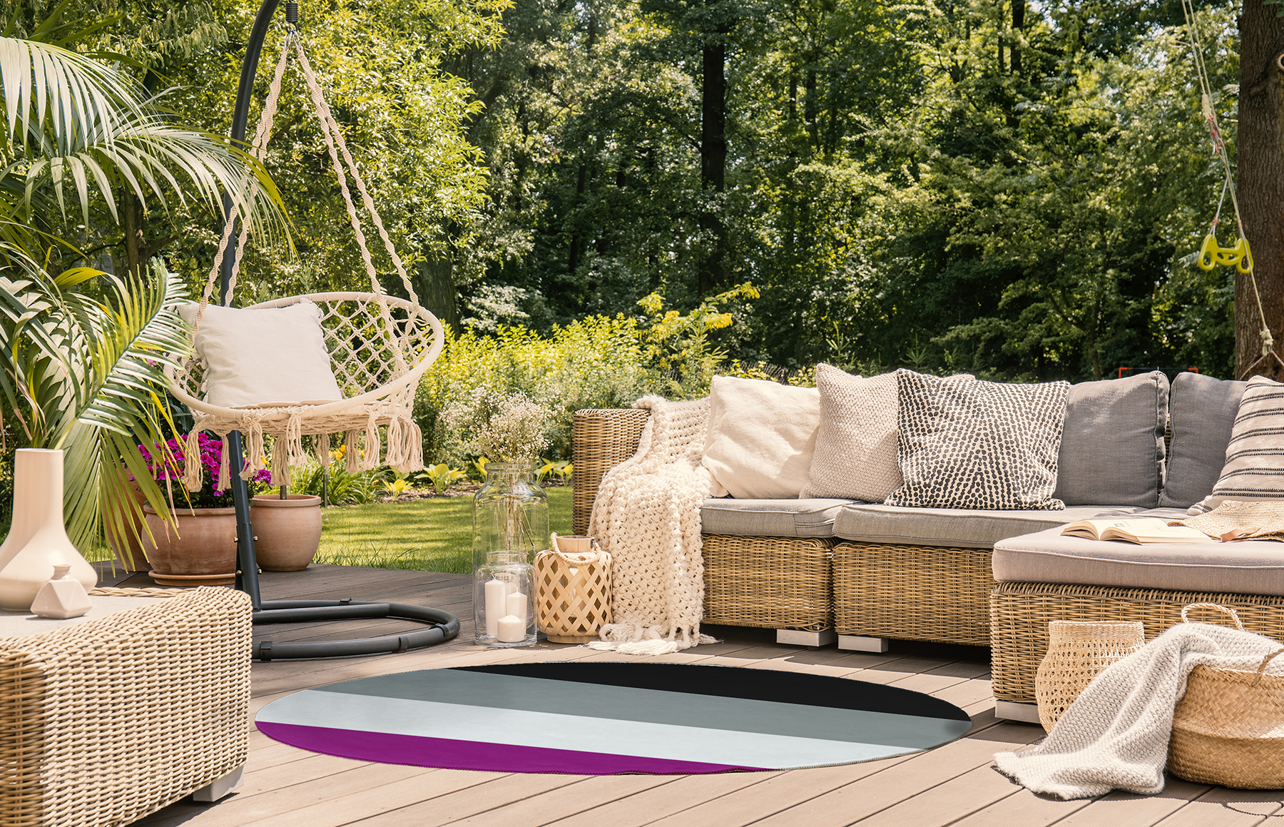 Simply Daisy 5' Round Asexual Asexual Chenille Indoor/Outdoor Rug