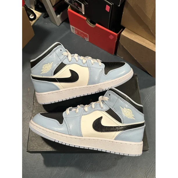 Ni - ke Size 6Y - Ni - ke Air Jordan 1 Mid GS Ice Blue Black White 555112-401 100% Areal
