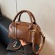 thumbnail image 2 of Bolsos retro franceses para mujer, nuevo estilo 2025, bandolera de hombro de alta gama, bolso de bolos, bolso cuadrado pequeño de color liso para mujer, 2 of 5
