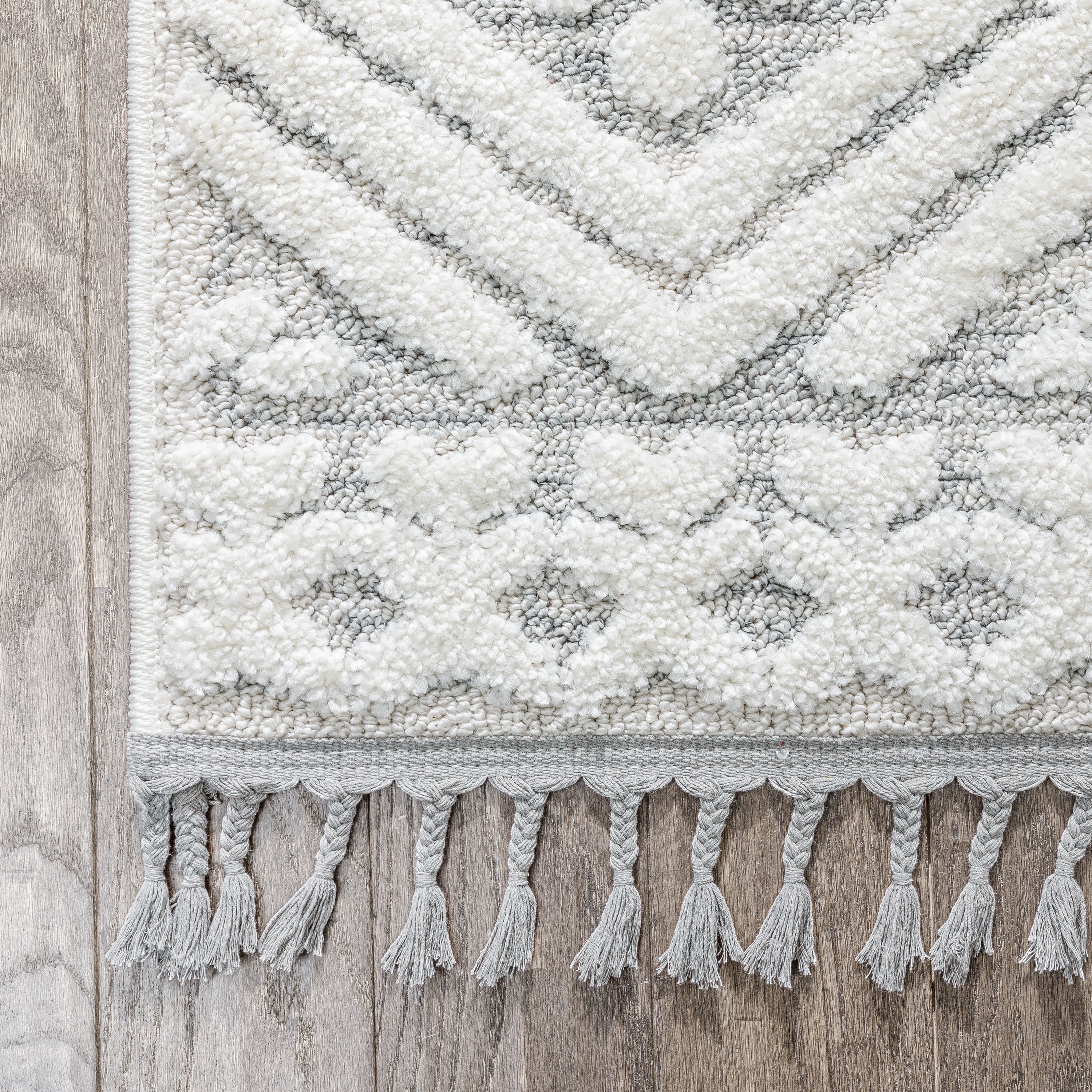 Well Woven Salem Eliana Tribal Geometric Chevron pattern Cream High-Low Textured 7'10" x 9'10" Area Rug