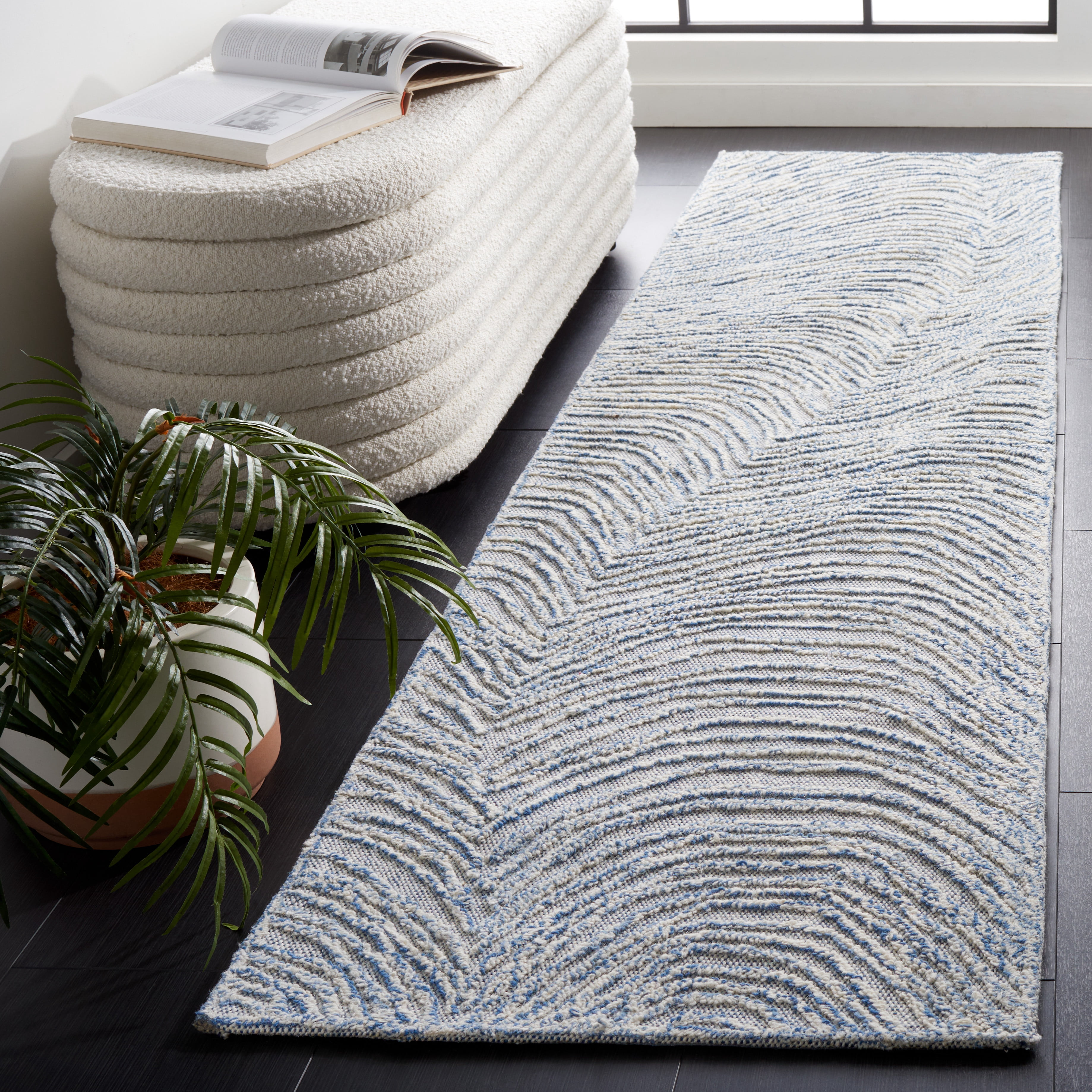 SAFAVIEH Trace Jimney Abstract Runner Rug, Navy, 2'3" x 9'