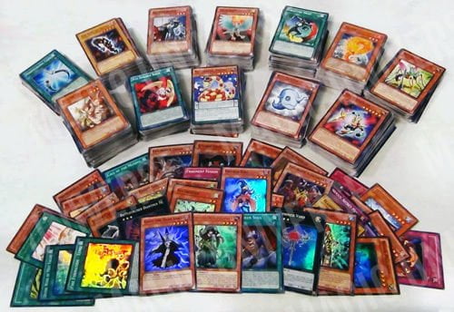 200 Mixed Cards Lot With Rares & Holofoil Mint Collection Yu-Gi-Oh 