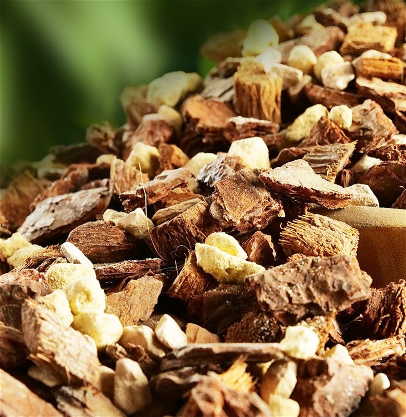 Orchid Potting Bark-Bexikou 8QT Organic Orchid Bark for Plants,Natural Pine Bark Wood Chips Orchid Bark Potting Mix for Houseplant Mulch, Help Orchid Plants Root Health Development